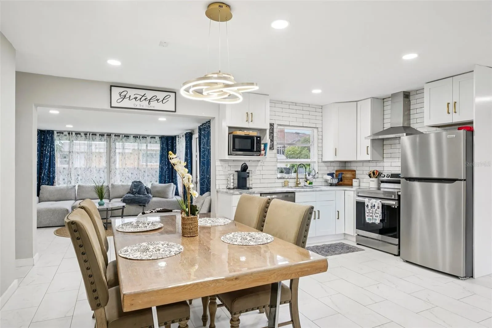1860 ALBERTA DR