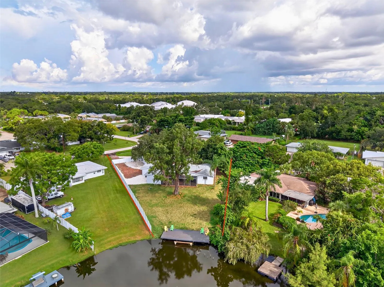 4422 N LAKE DR