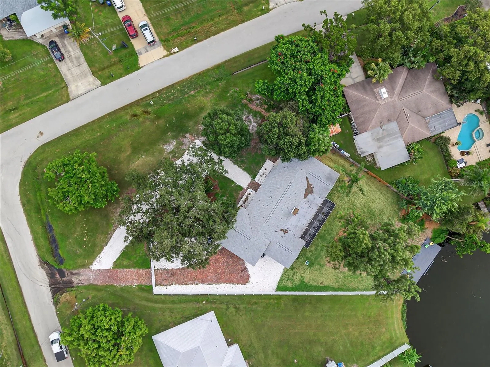 4422 N LAKE DR