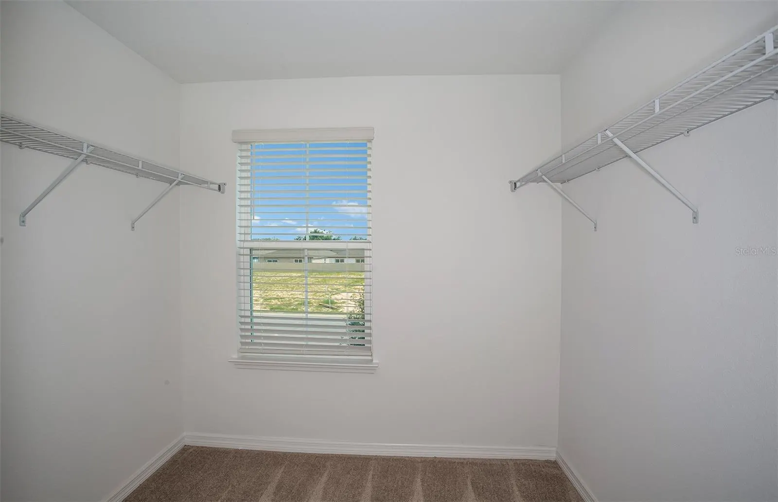 1079 SILVERLAKE BLVD