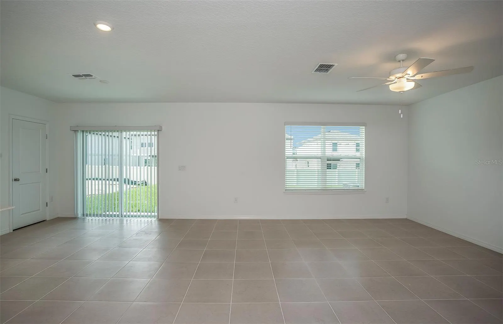 1079 SILVERLAKE BLVD