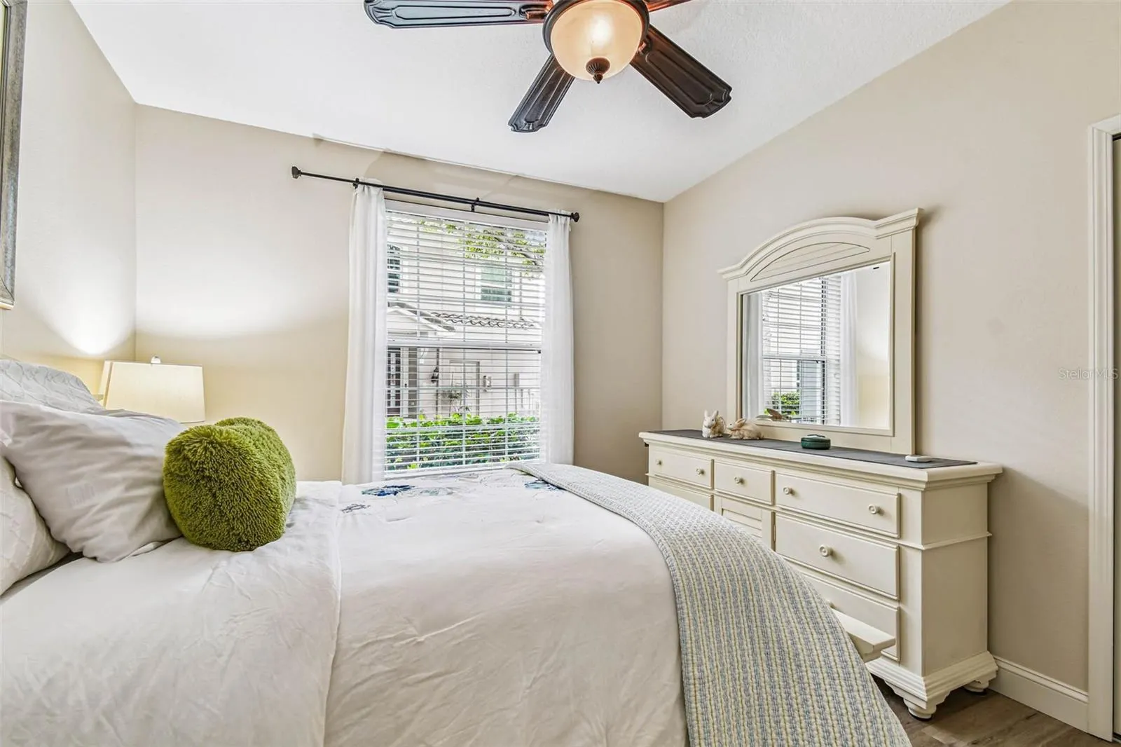 826 LANTERN WAY #103, #103