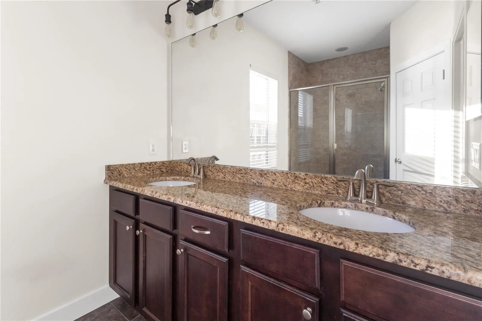 743 JETSTAR LN