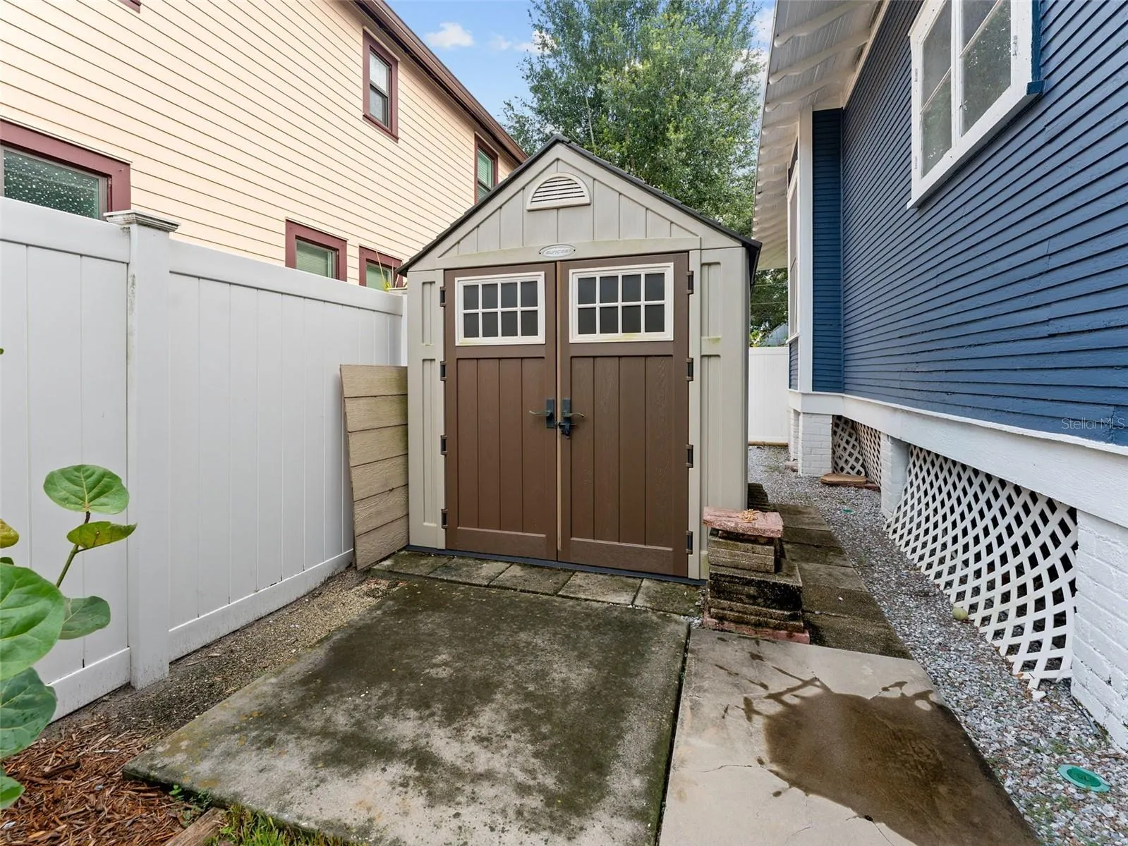 306 E ROSS AVE