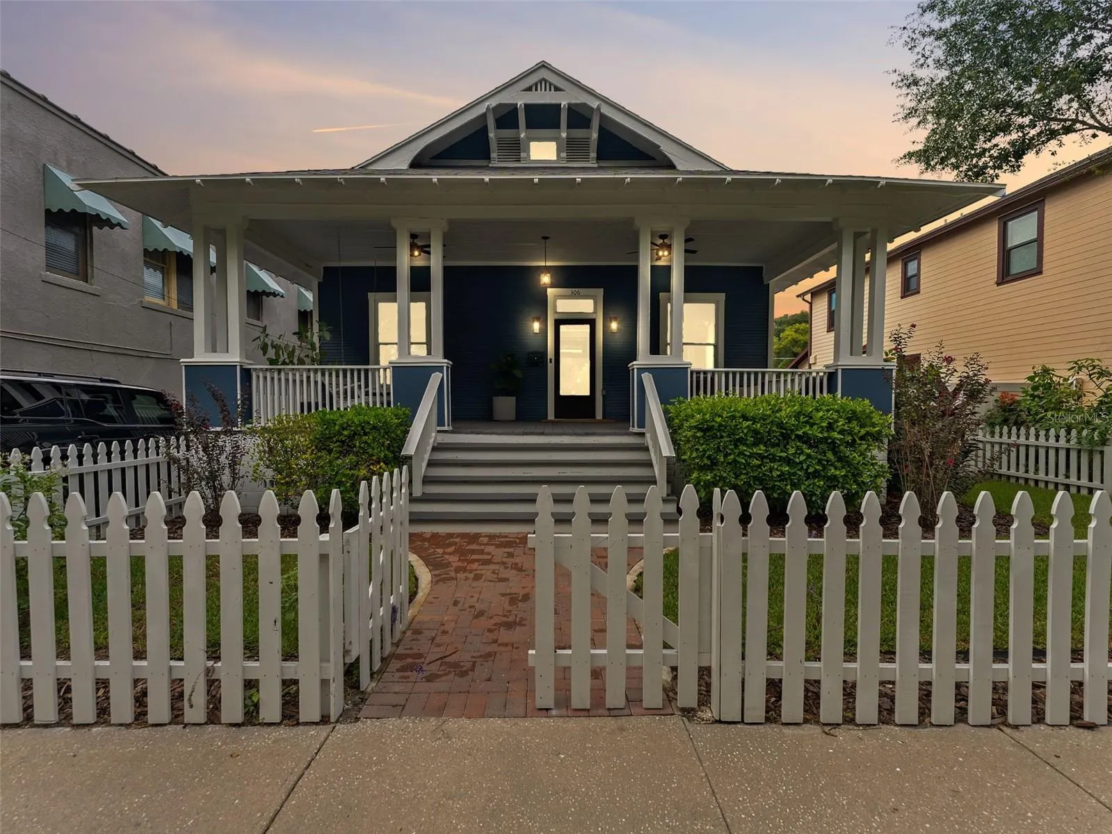 306 E ROSS AVE