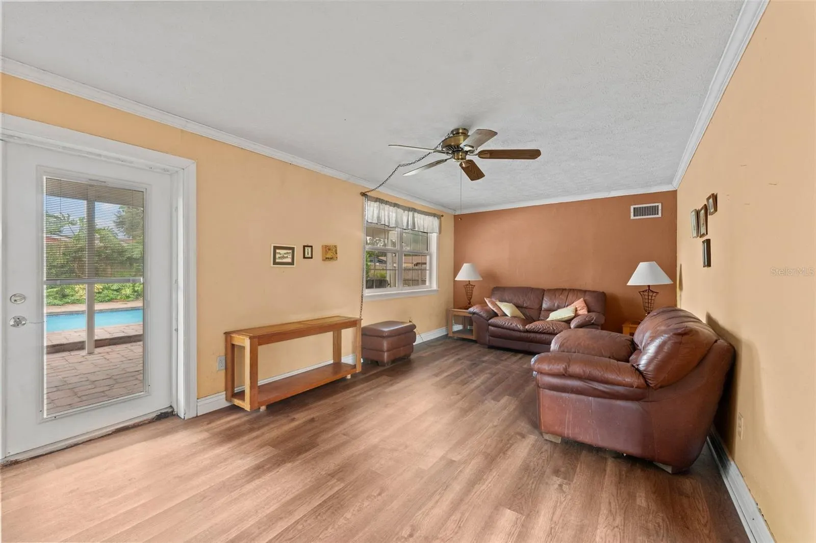 8841 OAK CIR