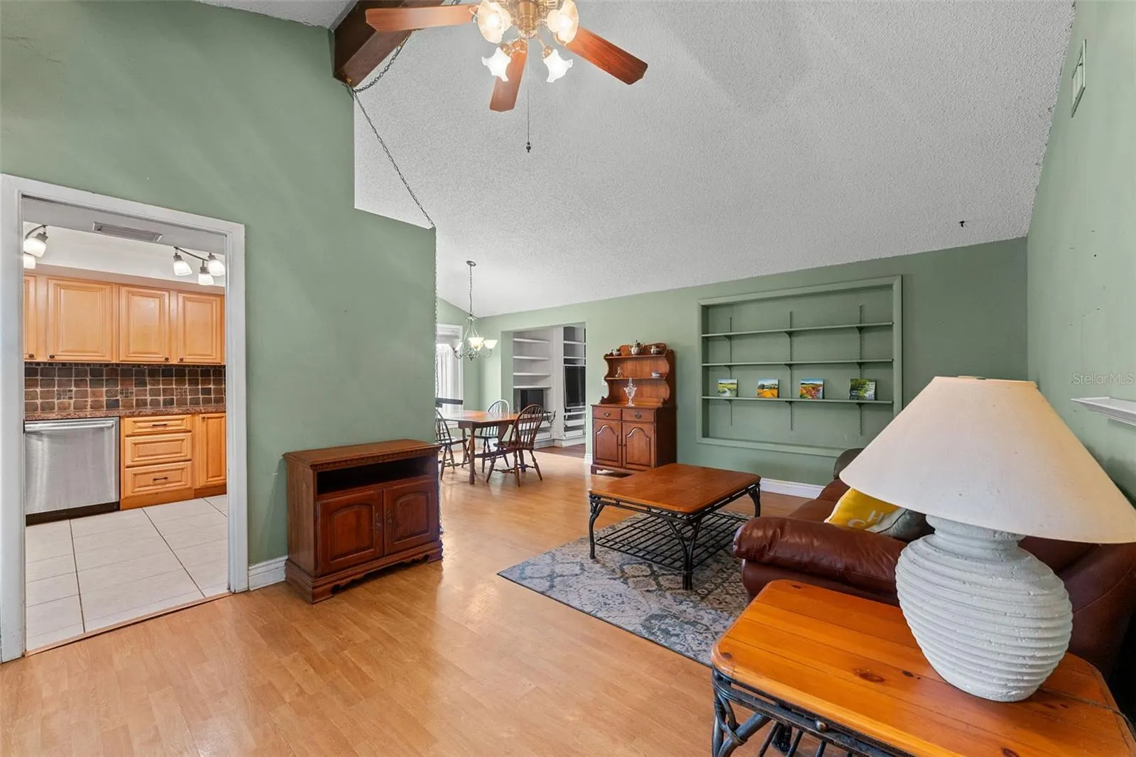 8841 OAK CIR