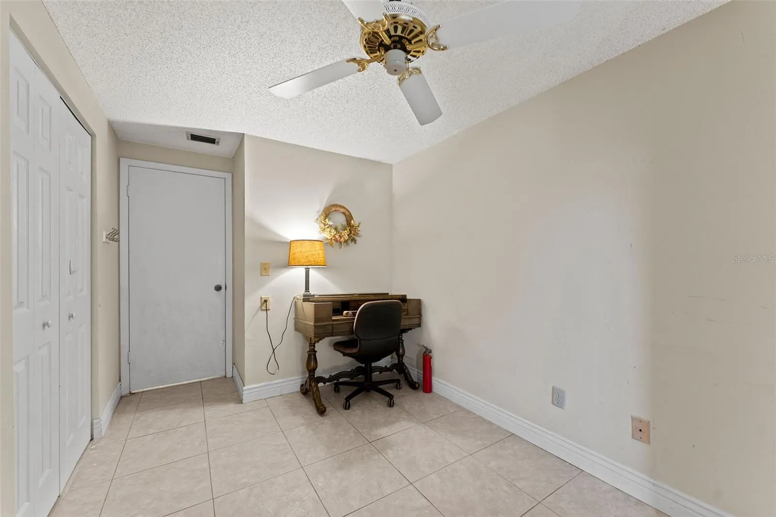 8841 OAK CIR