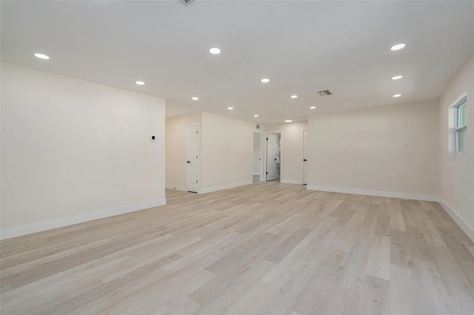 3707 COPPERTREE CIR