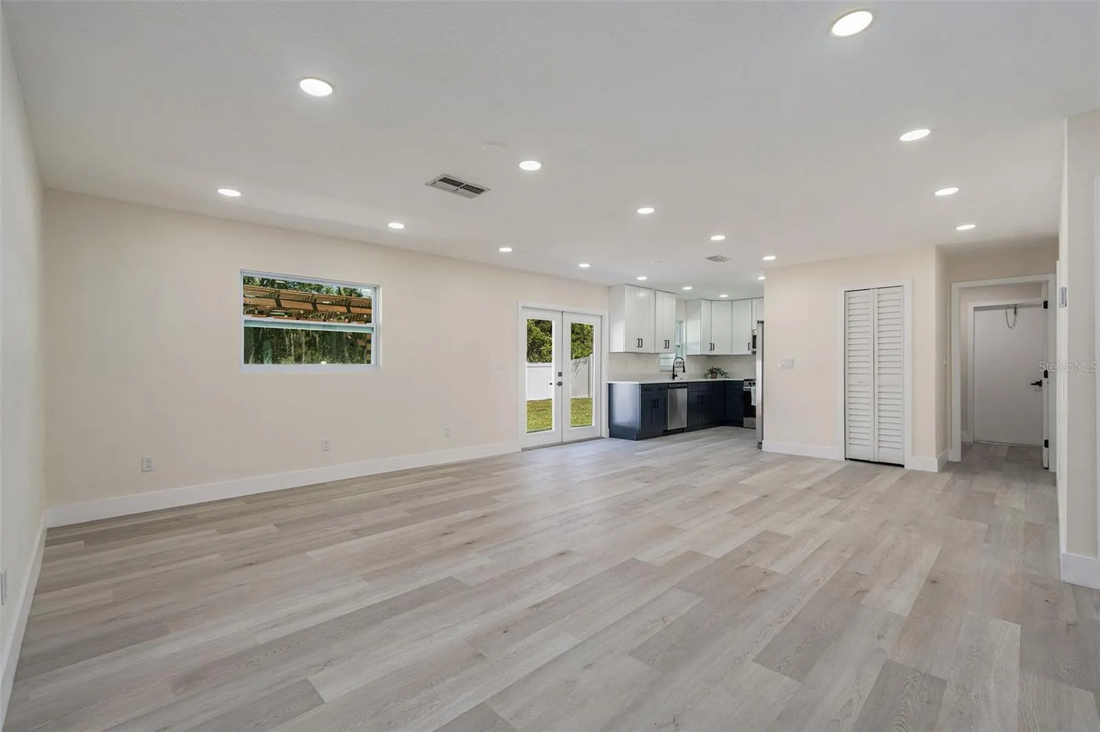 3707 COPPERTREE CIR