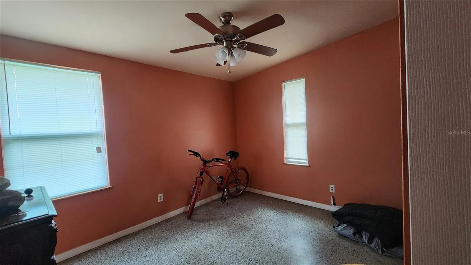 1122 DOGWOOD AVE