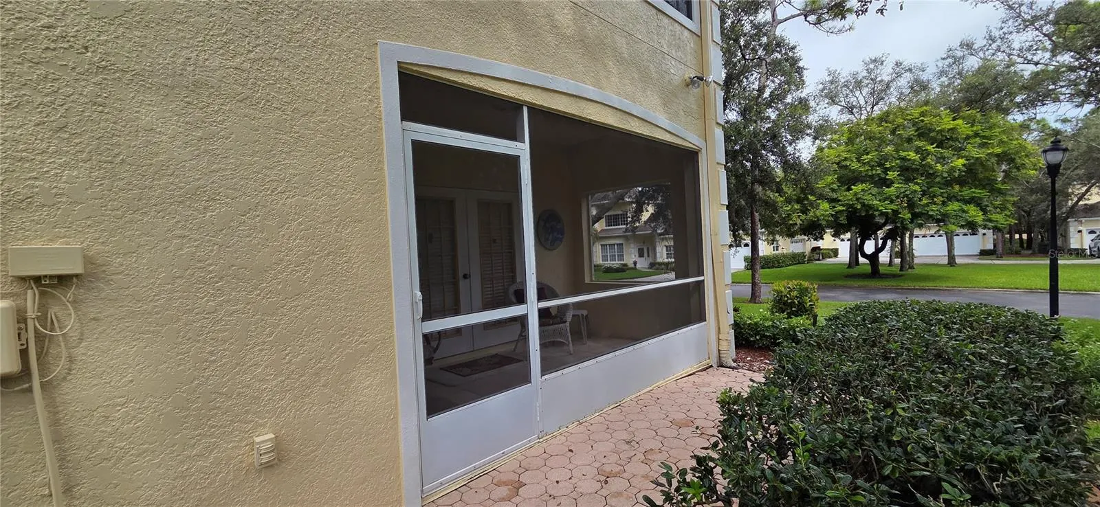 2175 OAK FOREST LN
