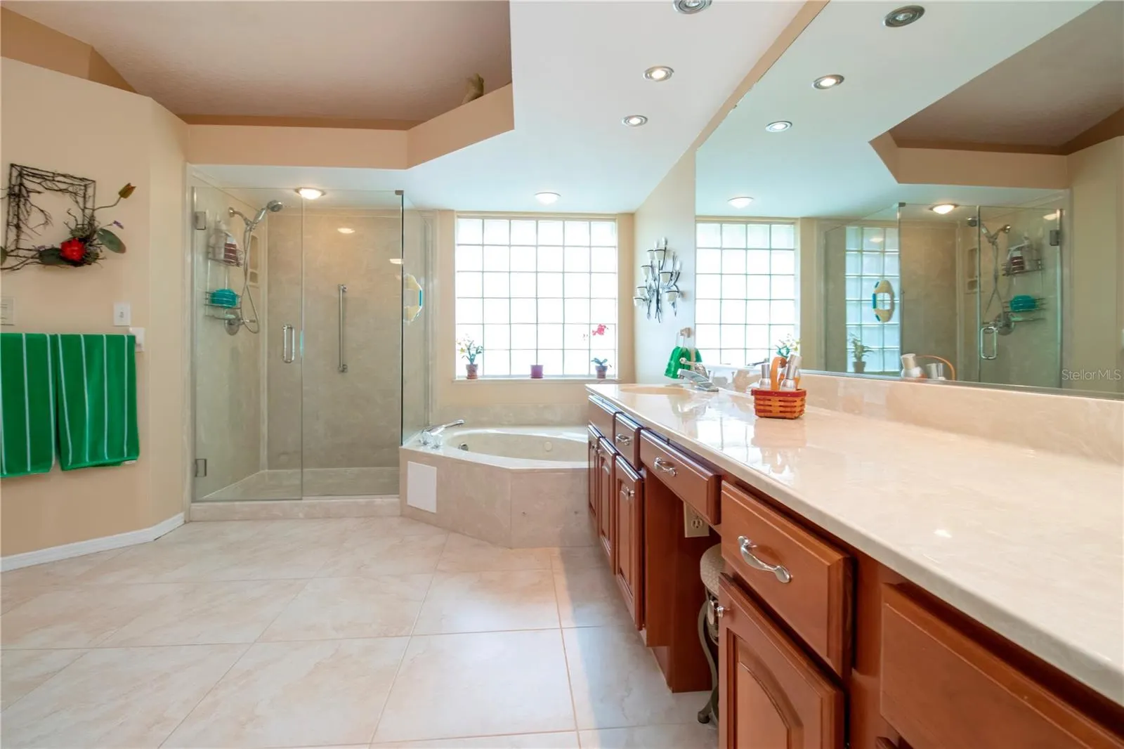 2039 BERRY ROBERTS DR