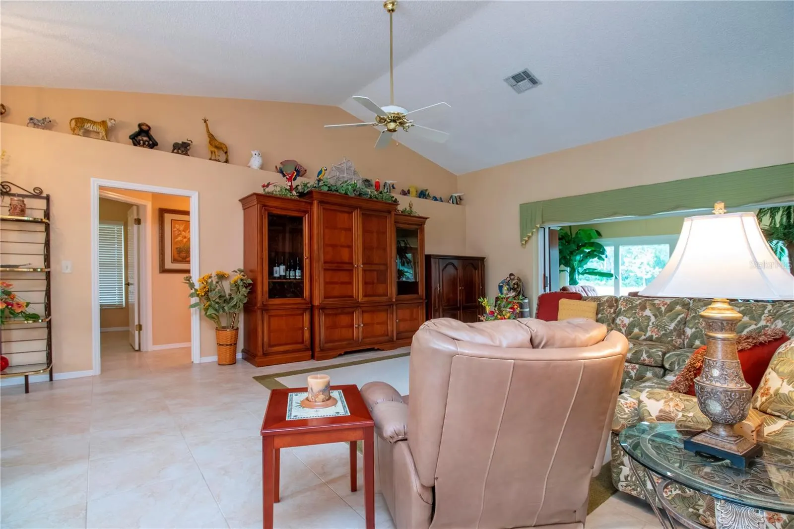 2039 BERRY ROBERTS DR