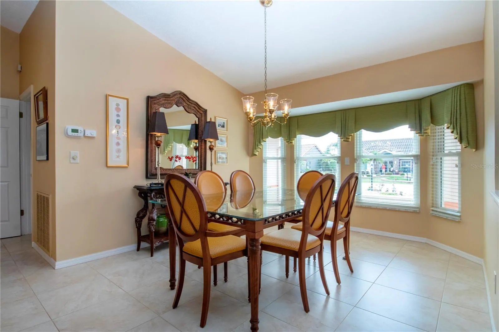 2039 BERRY ROBERTS DR