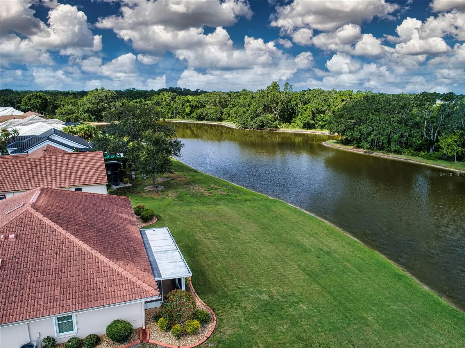 2039 BERRY ROBERTS DR