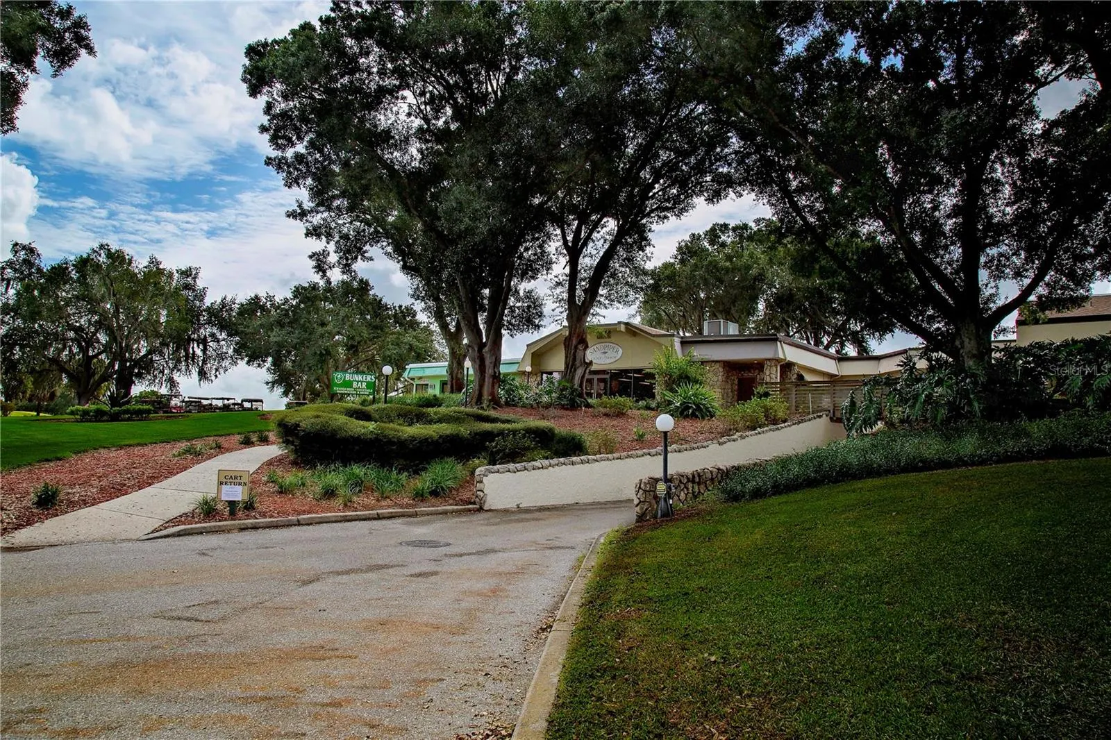 2039 BERRY ROBERTS DR