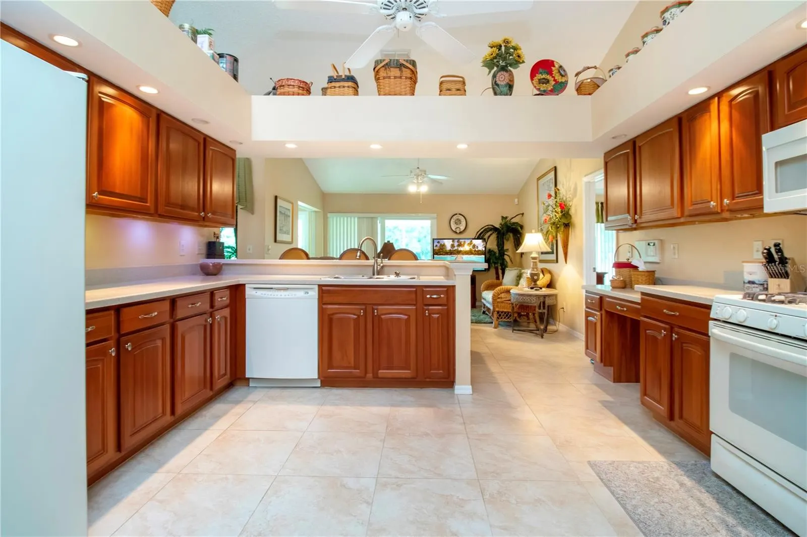 2039 BERRY ROBERTS DR