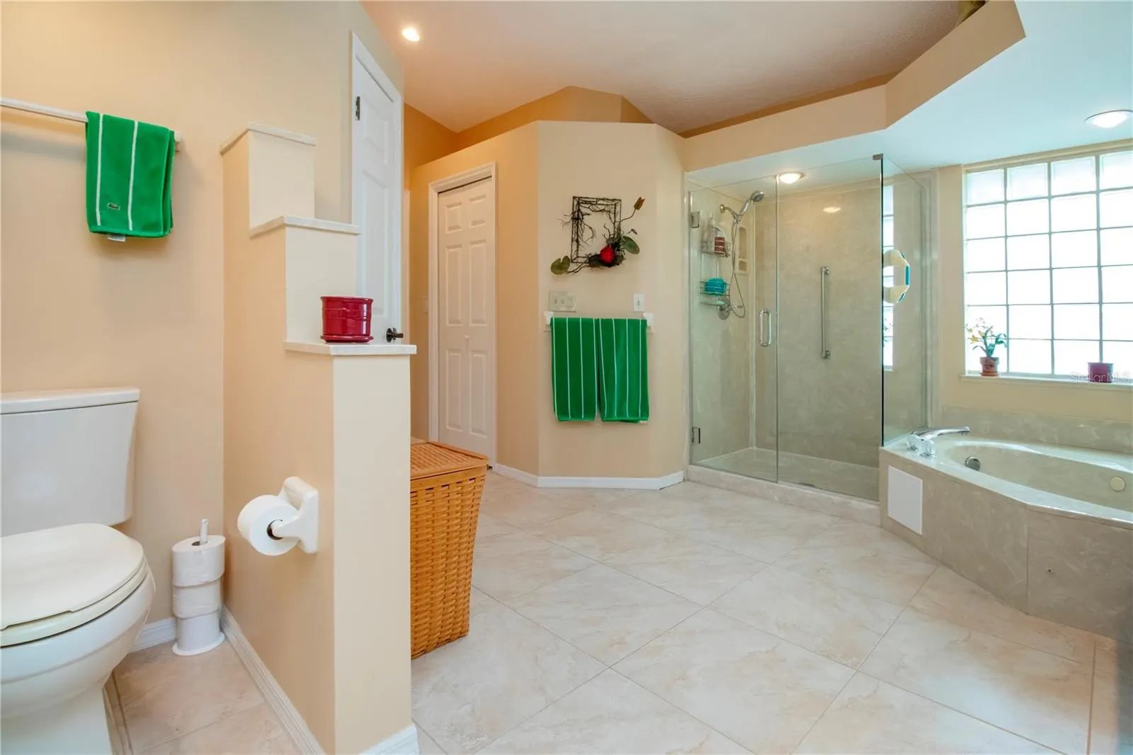 2039 BERRY ROBERTS DR