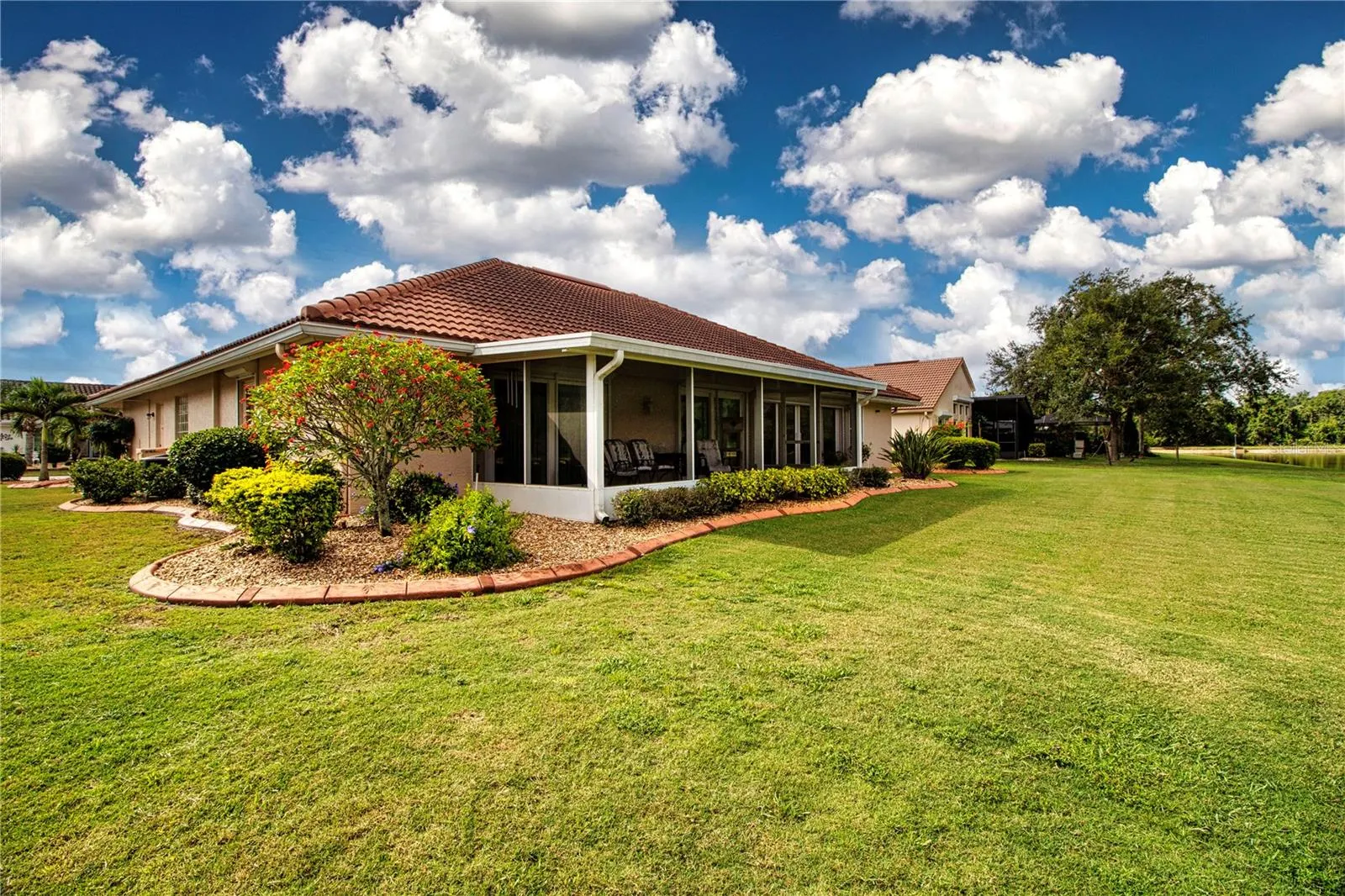 2039 BERRY ROBERTS DR