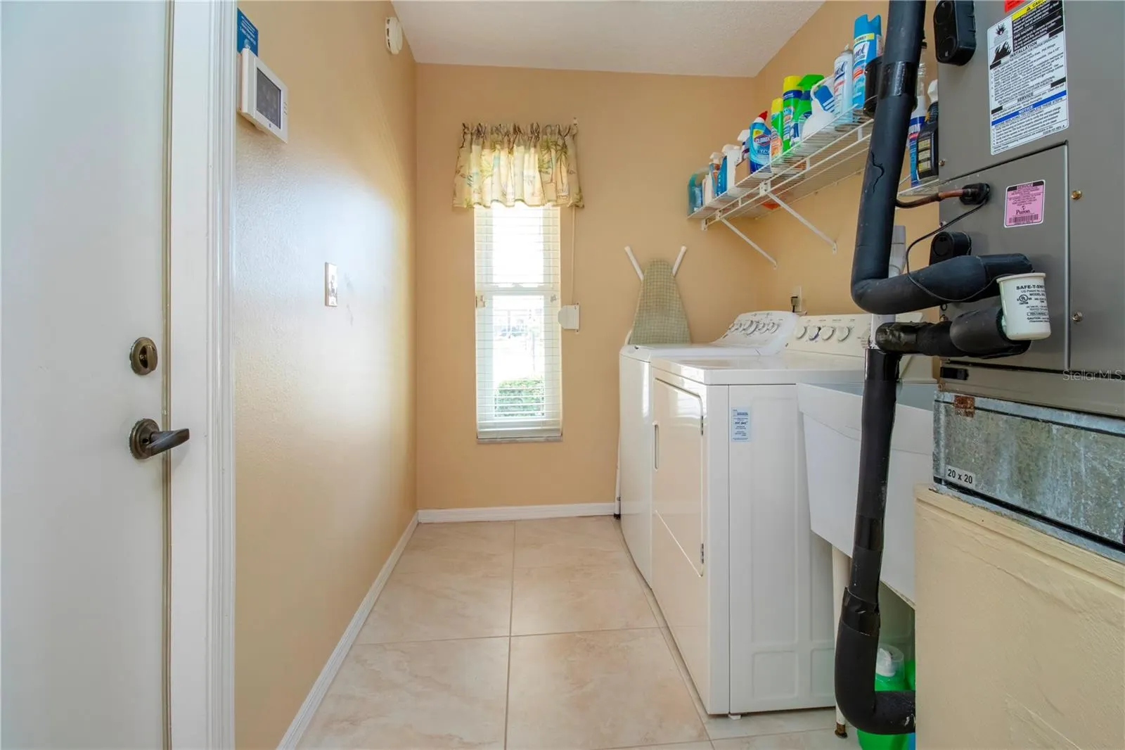 2039 BERRY ROBERTS DR