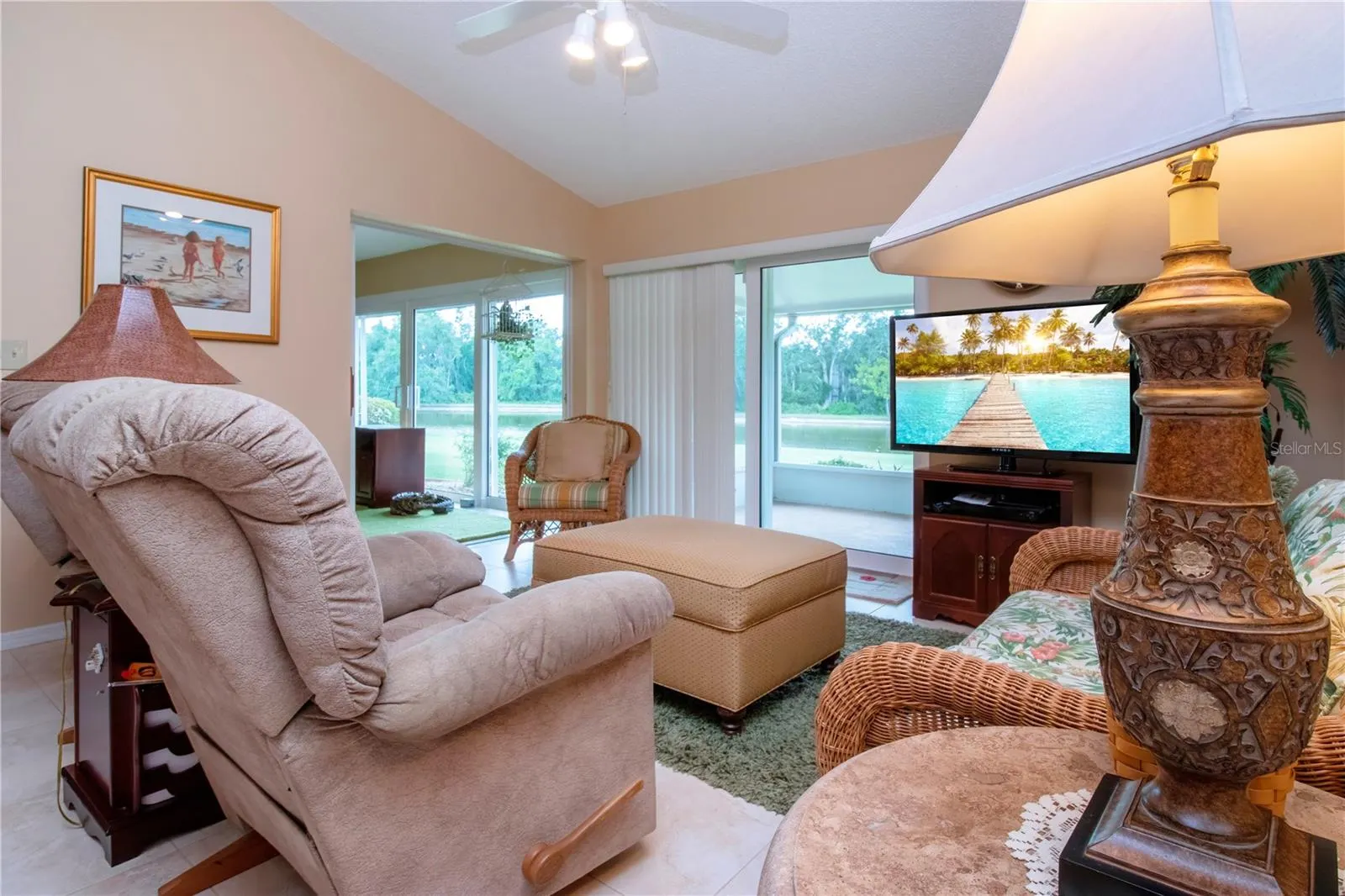 2039 BERRY ROBERTS DR