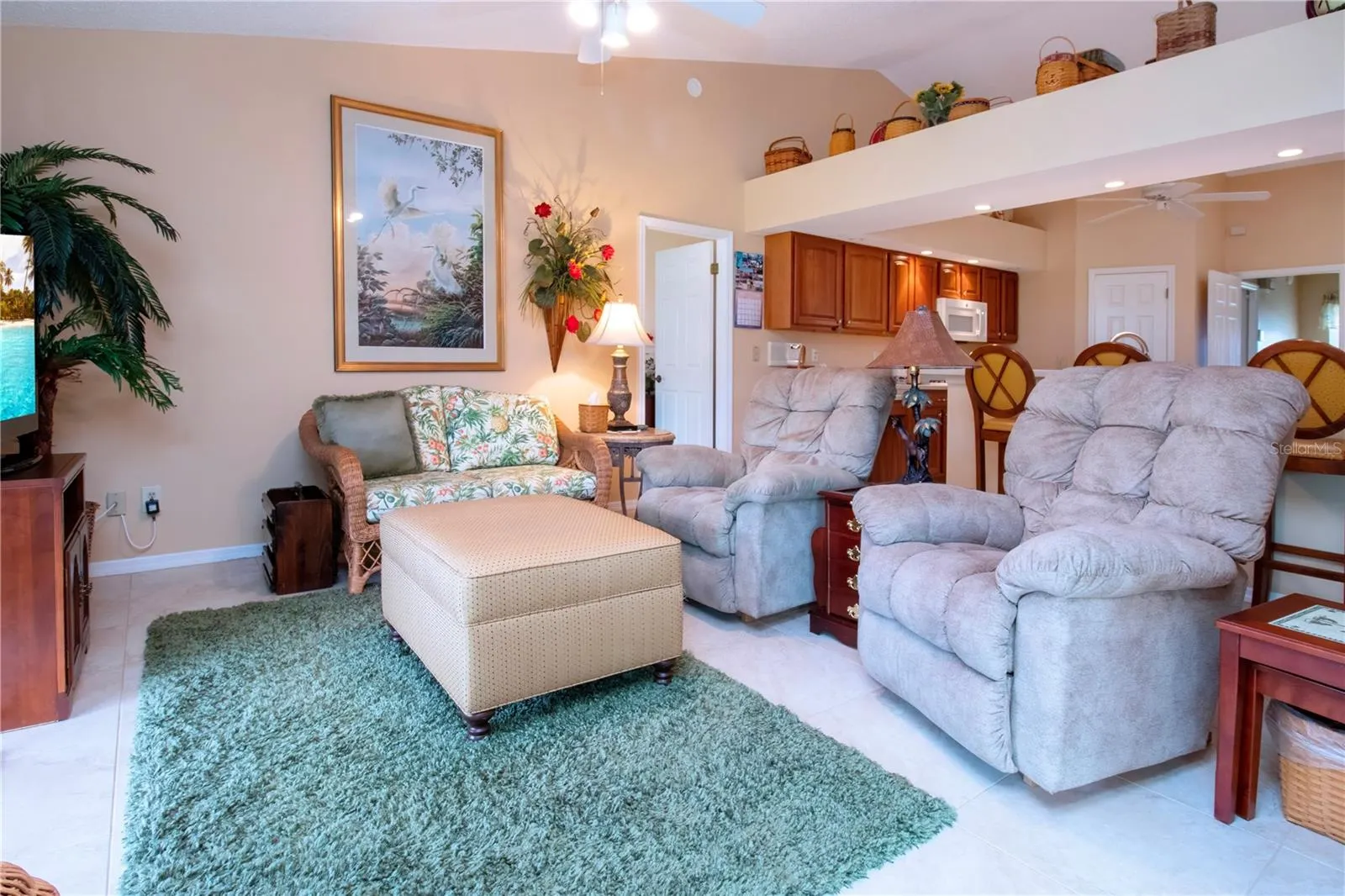 2039 BERRY ROBERTS DR