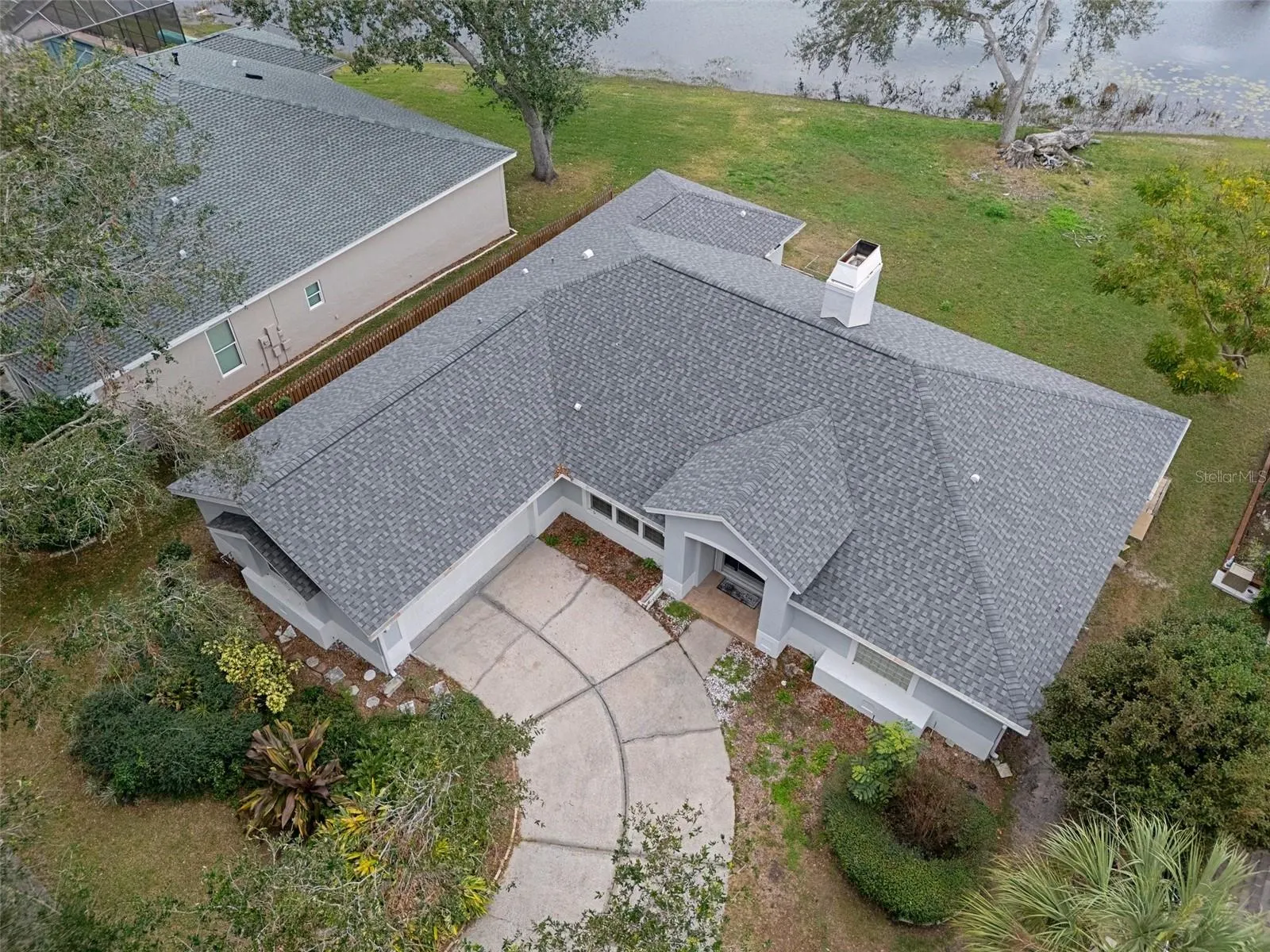 810 SANDRINGHAM LN