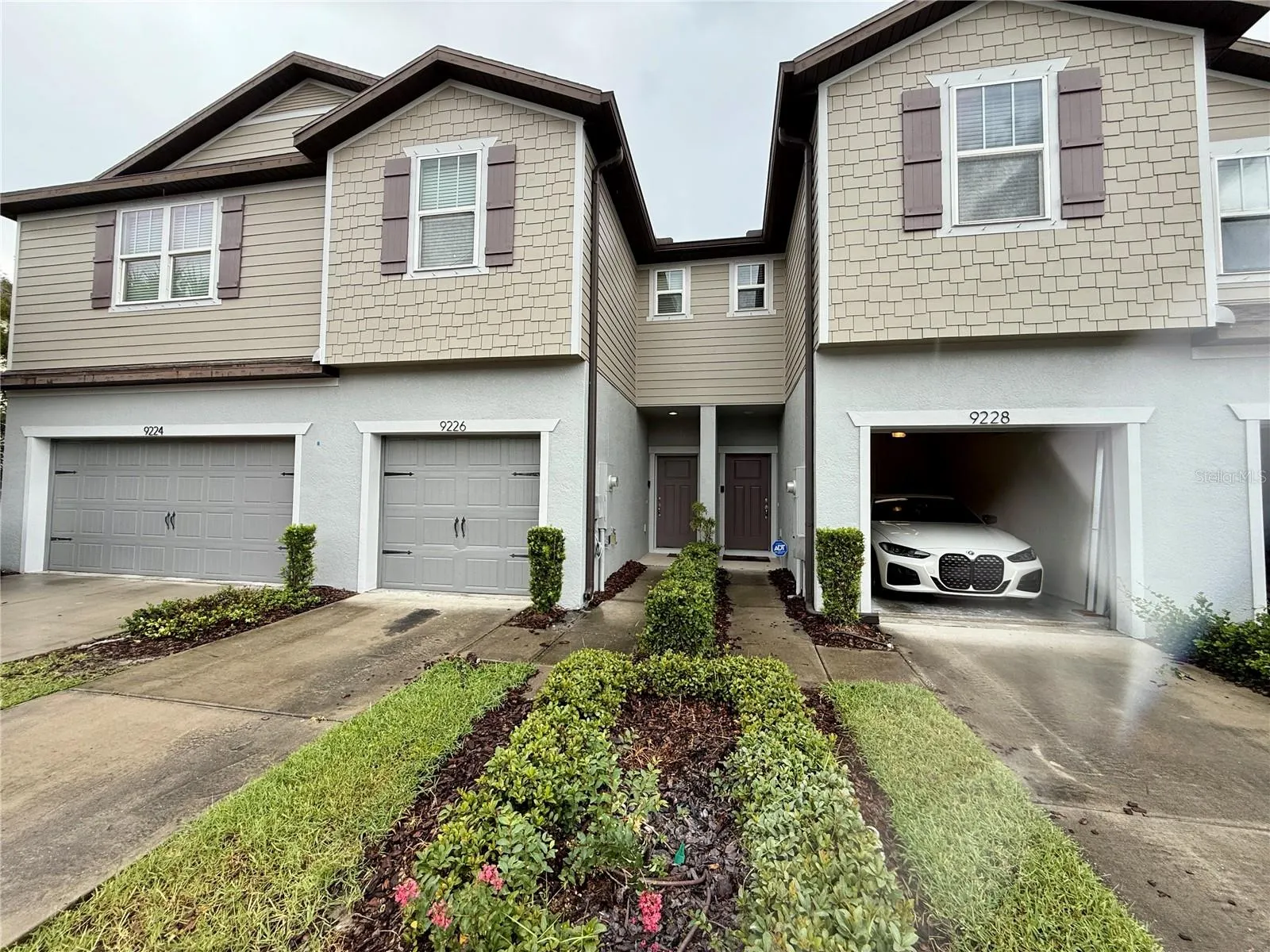9228 HILLCROFT DR