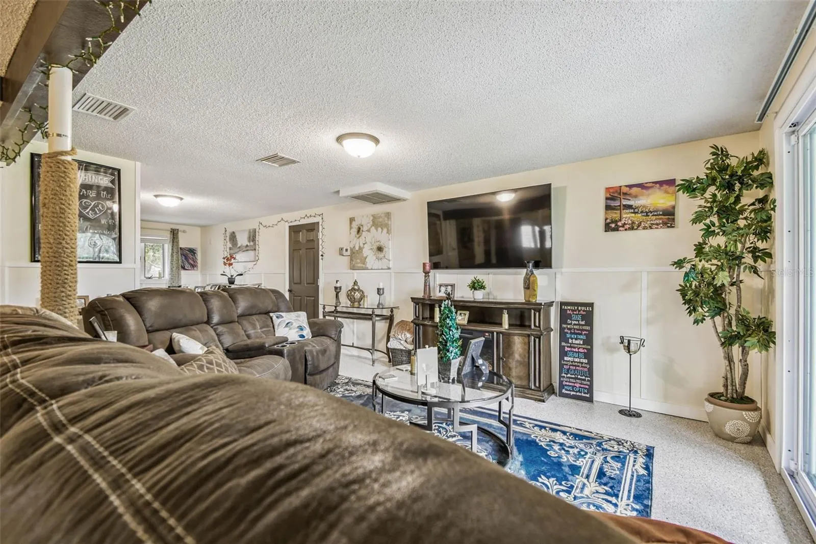 1011 S POINTE ALEXIS DR