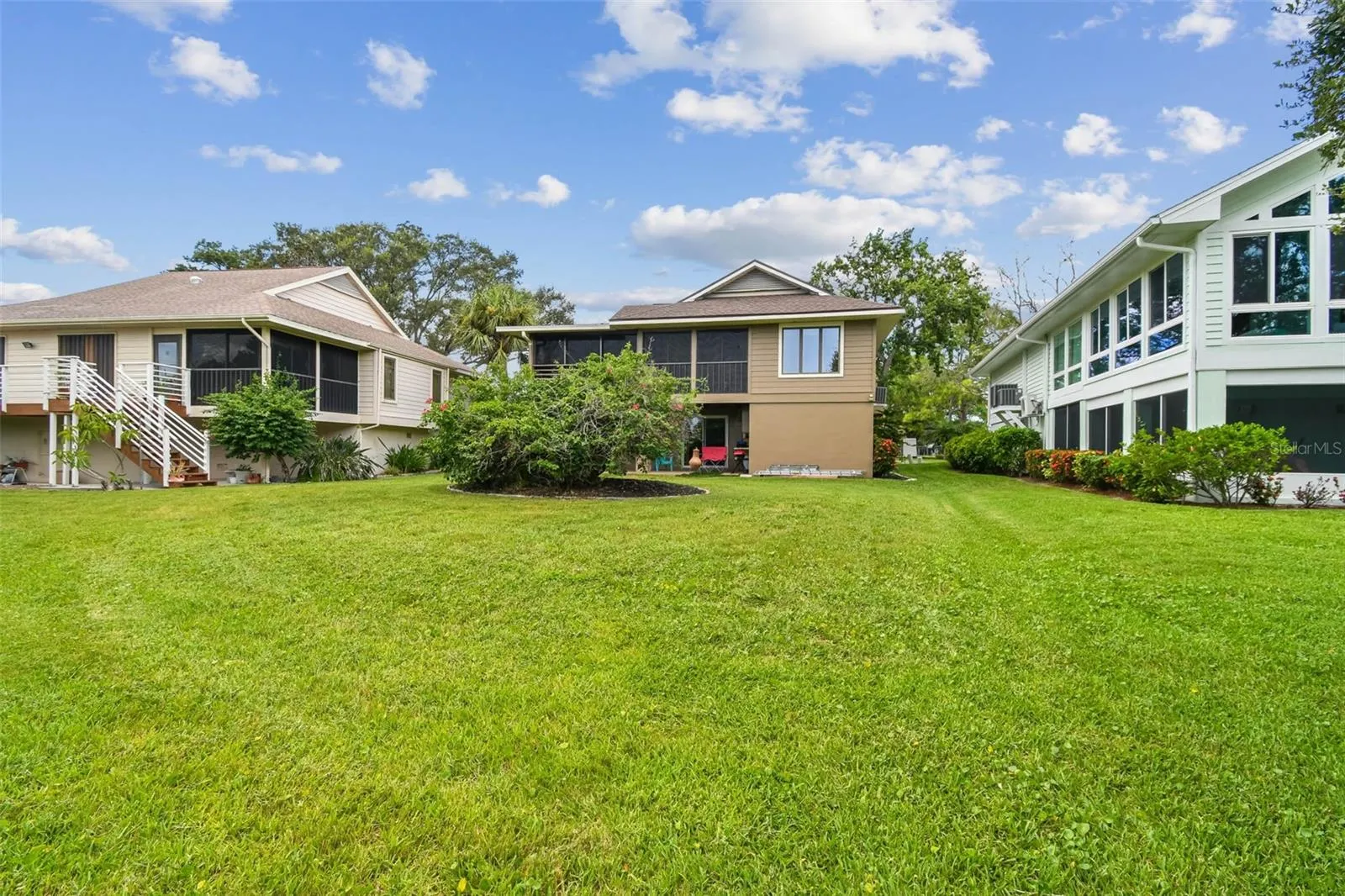 1011 S POINTE ALEXIS DR