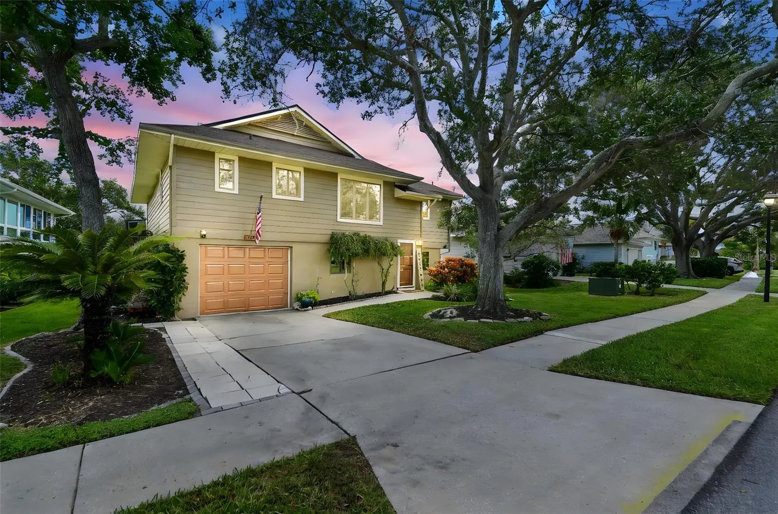 1011 S POINTE ALEXIS DR