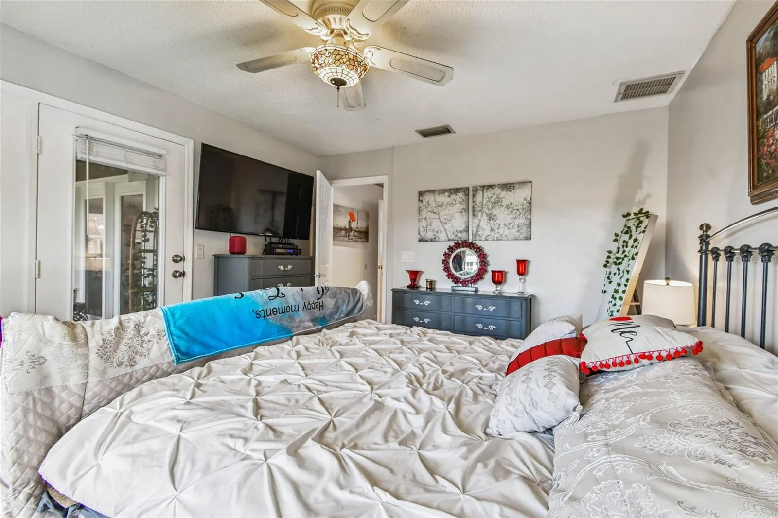 1011 S POINTE ALEXIS DR