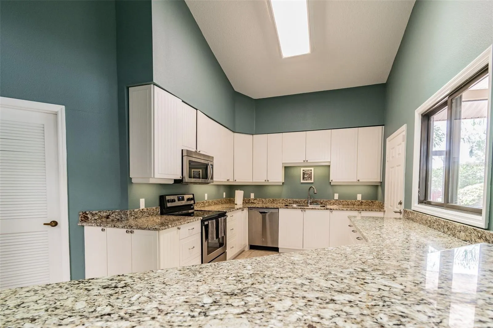 1011 S POINTE ALEXIS DR