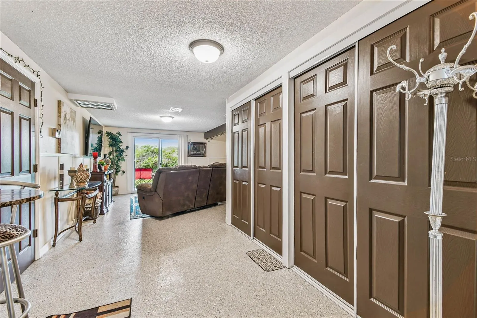 1011 S POINTE ALEXIS DR