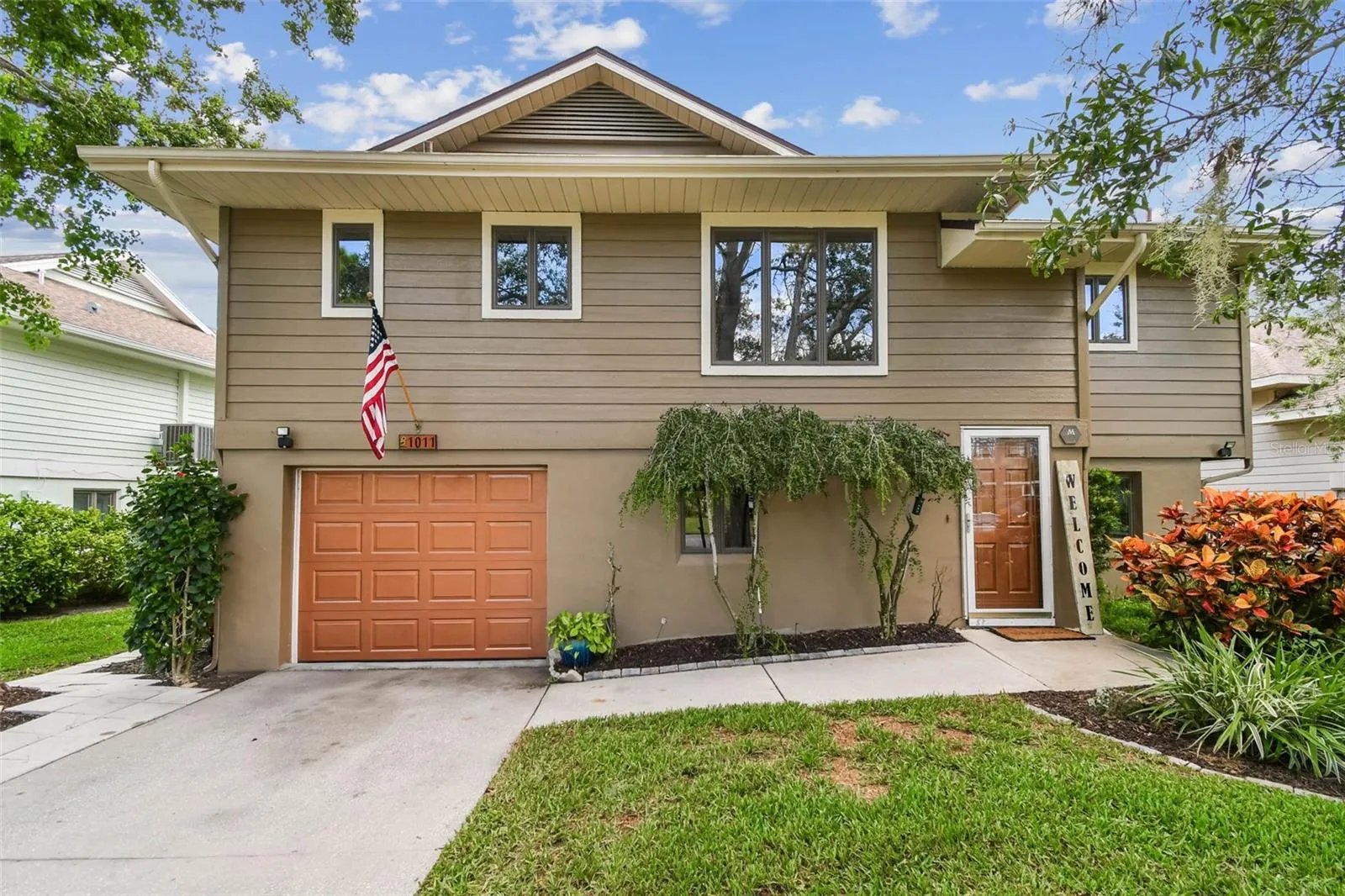 1011 S POINTE ALEXIS DR