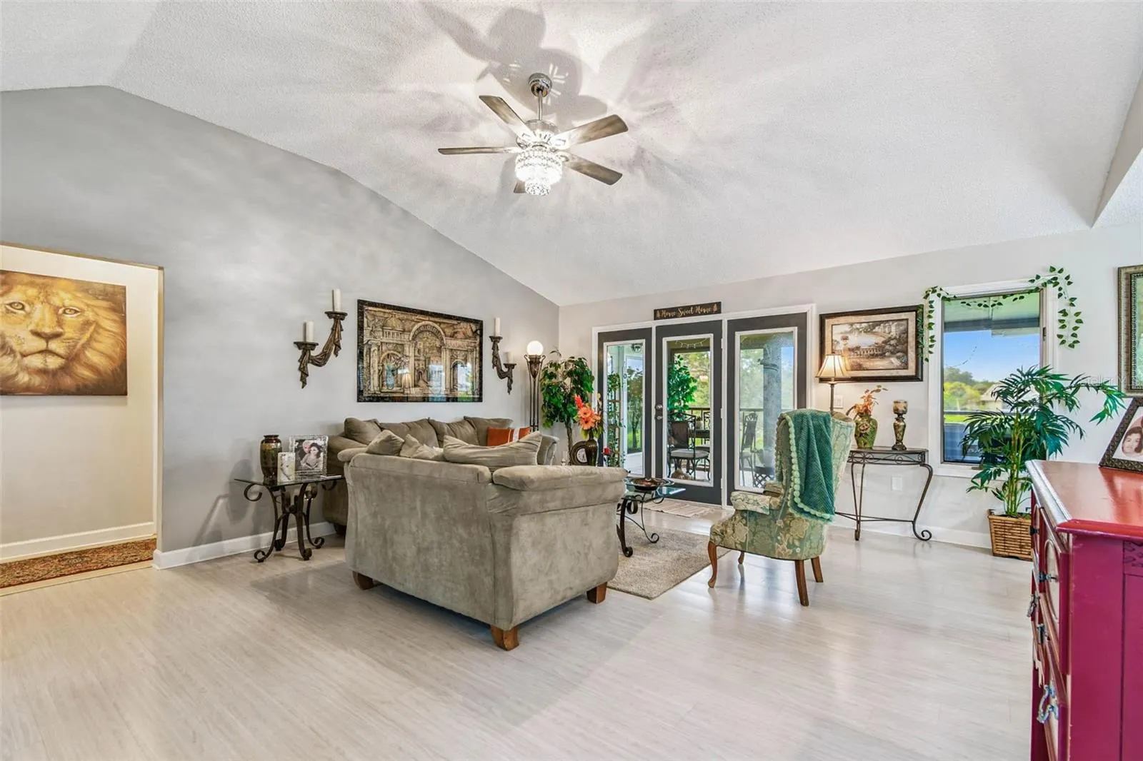 1011 S POINTE ALEXIS DR