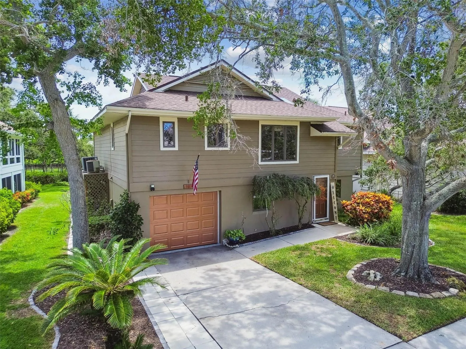 1011 S POINTE ALEXIS DR