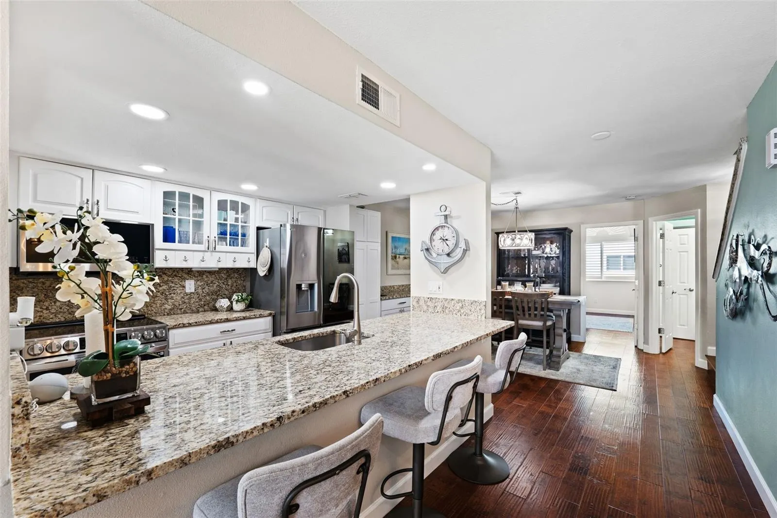 639 GARLAND CIR