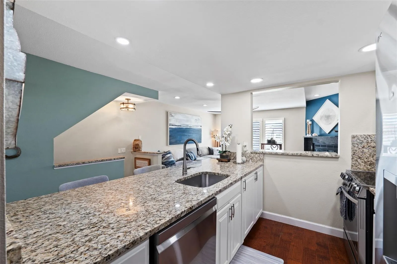 639 GARLAND CIR