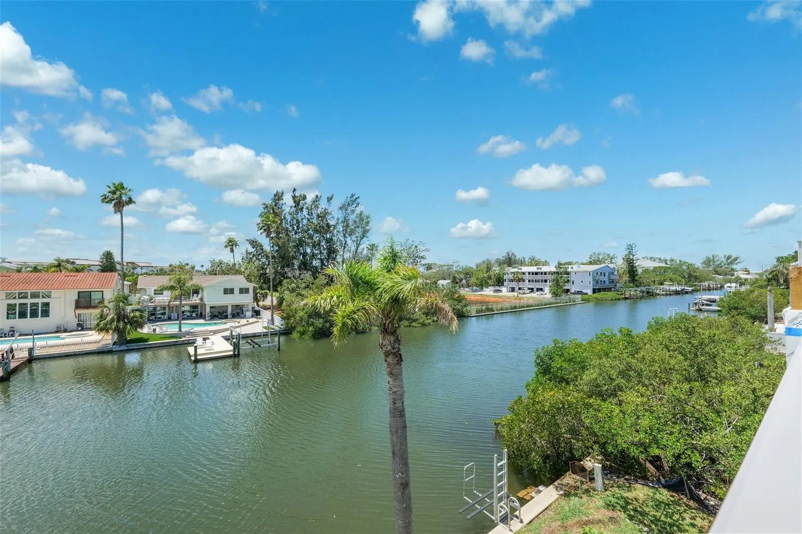 639 GARLAND CIR
