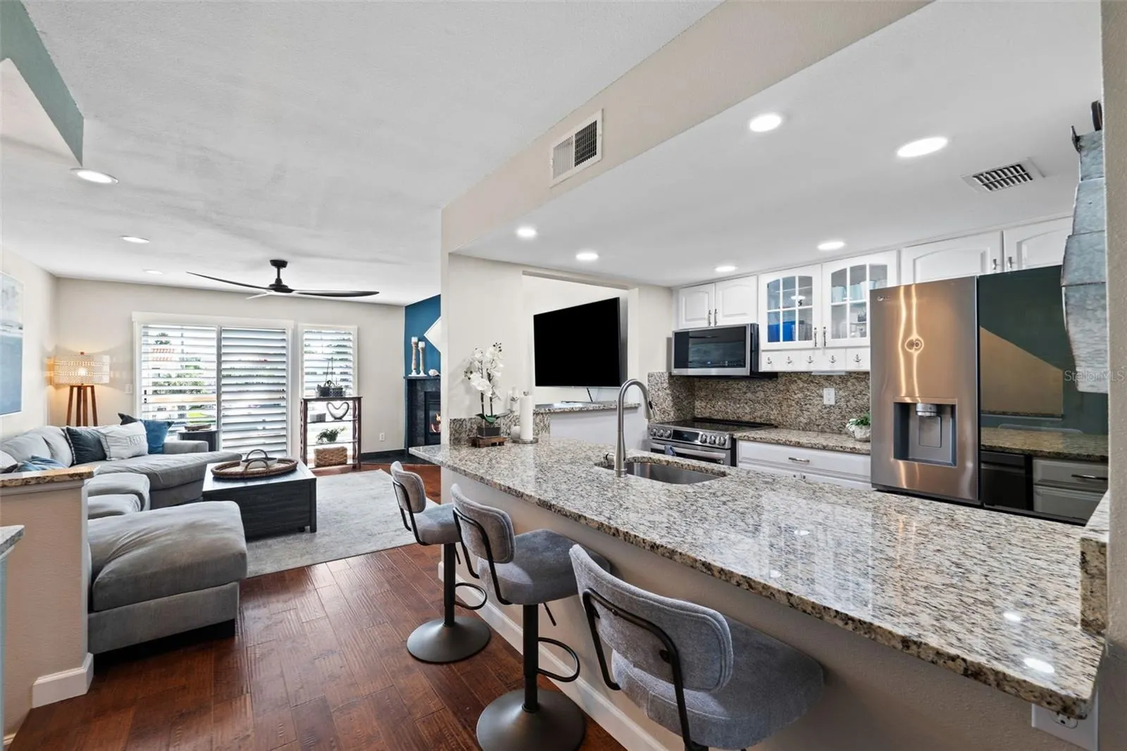 639 GARLAND CIR