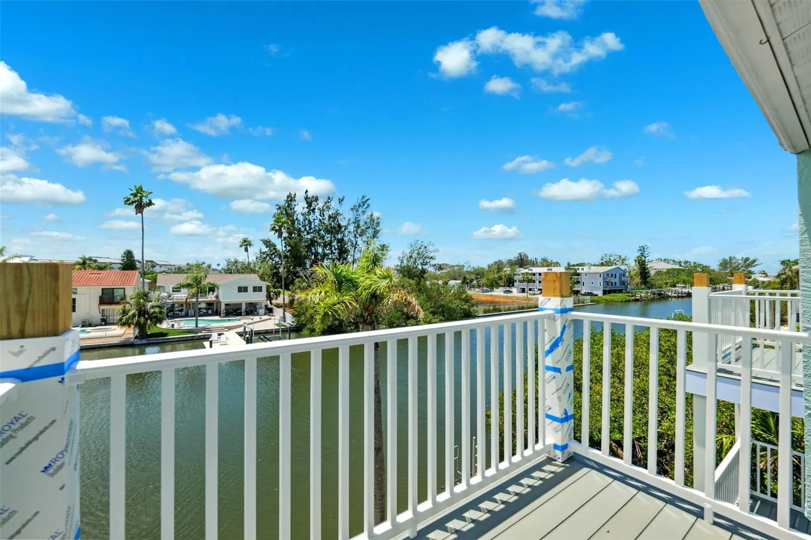 639 GARLAND CIR