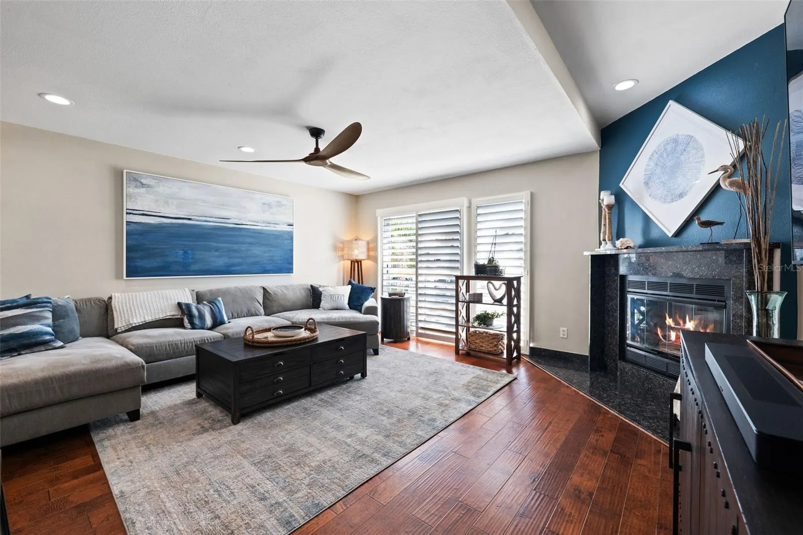 639 GARLAND CIR
