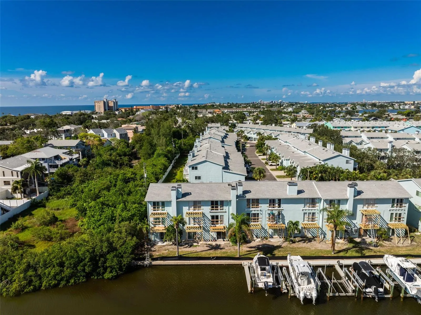 639 GARLAND CIR