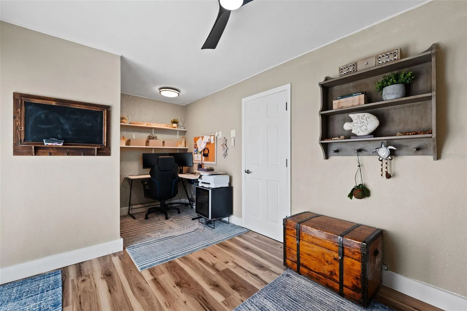 639 GARLAND CIR