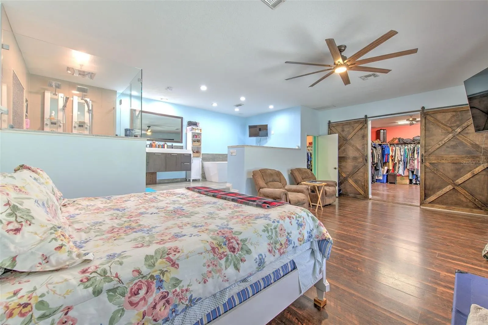 2515 PARKLAND DR