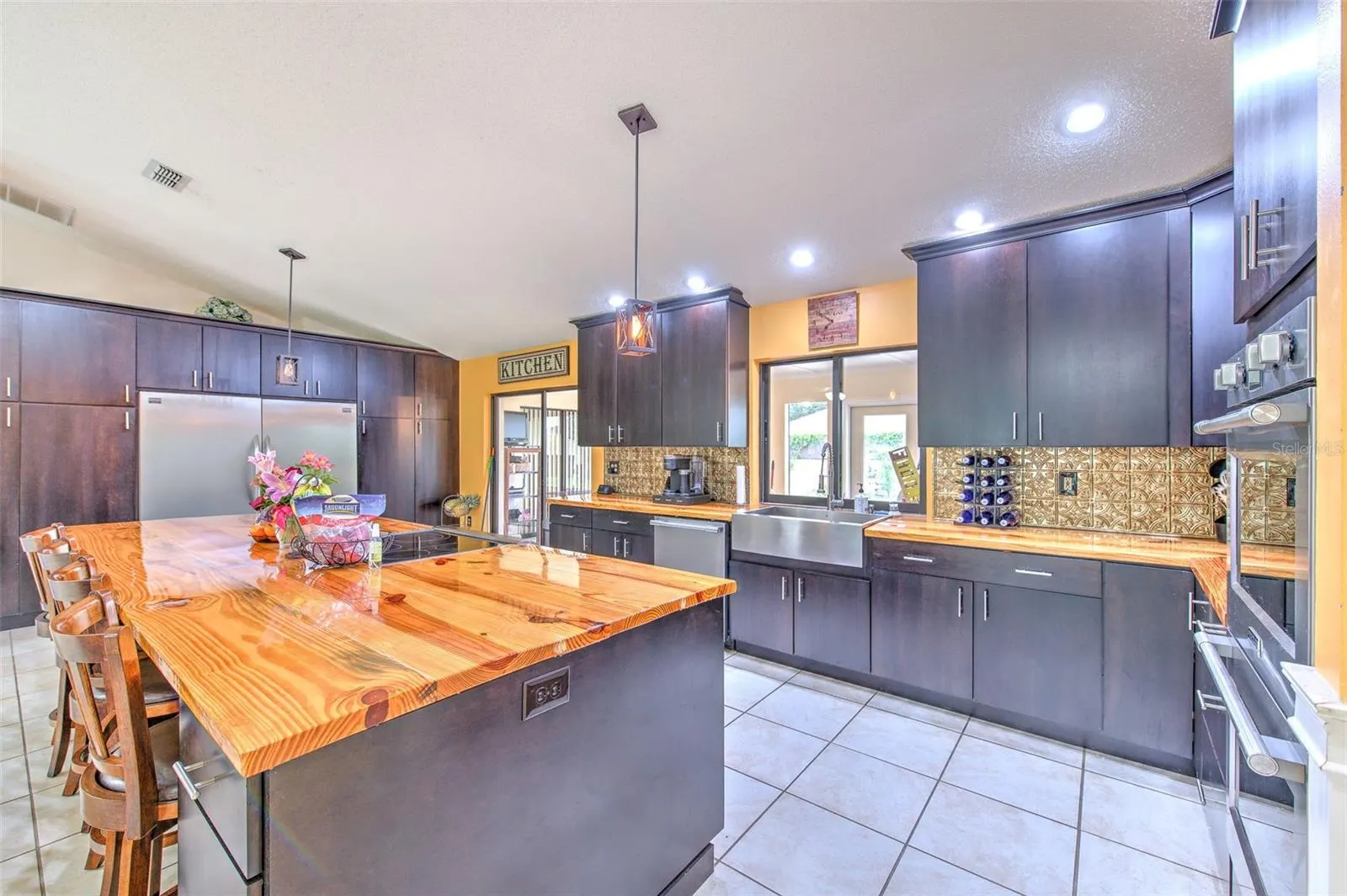 2515 PARKLAND DR