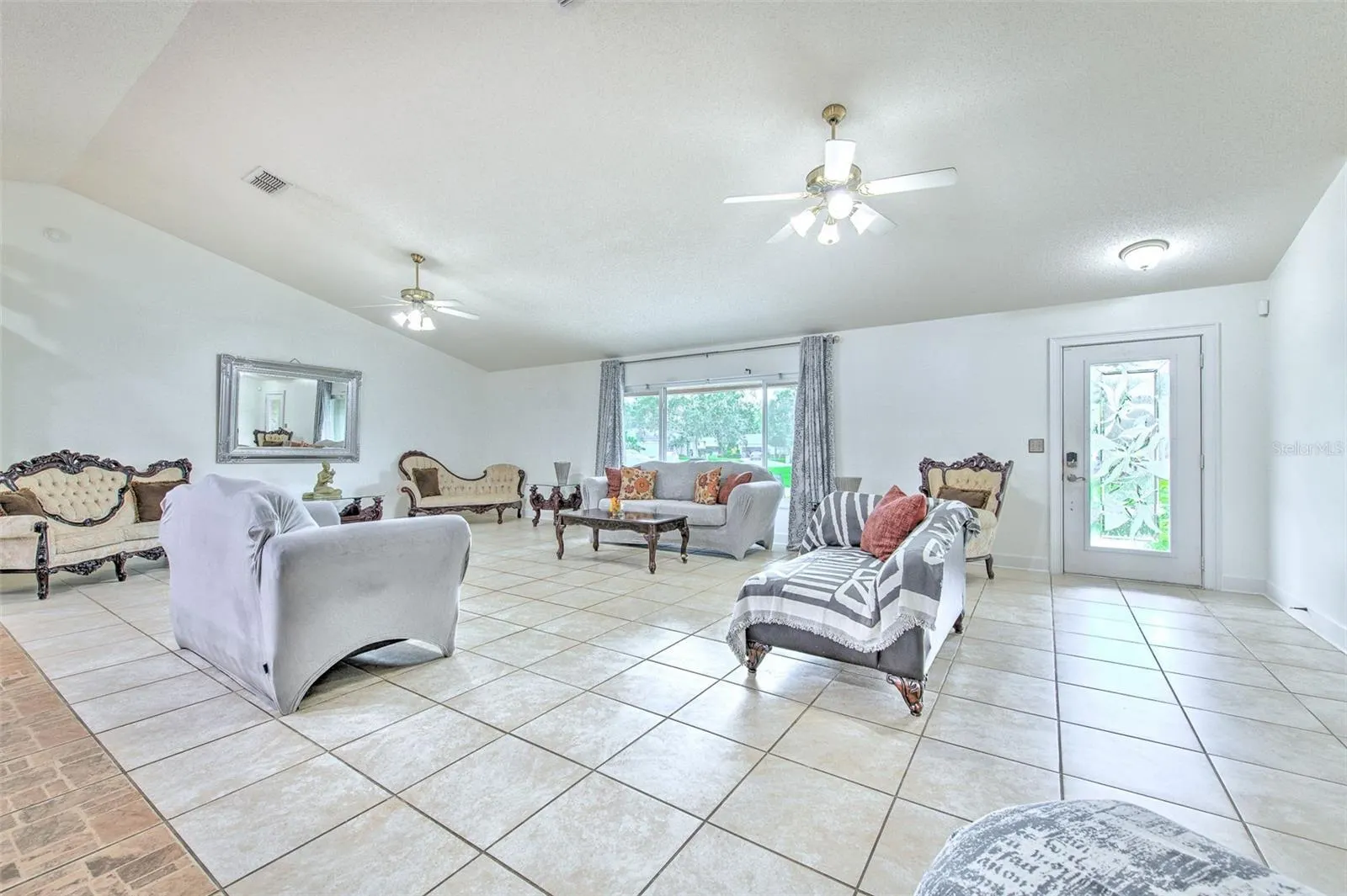 2515 PARKLAND DR
