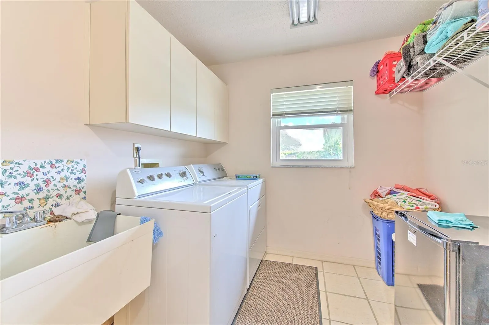 2515 PARKLAND DR